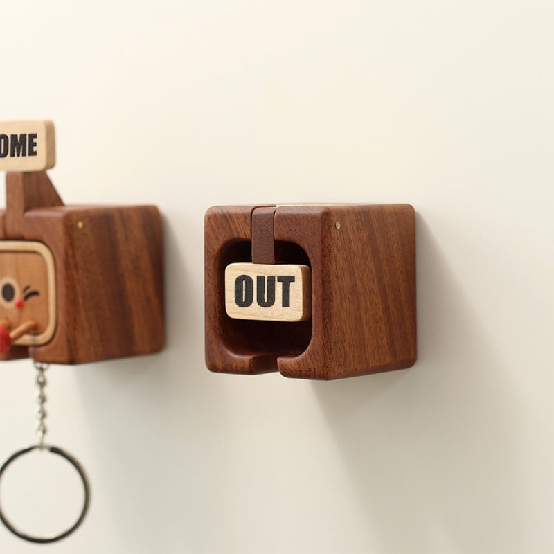 🔥Hot Selling：Creative Wooden Key Hooks with Funny Facial Expressions - Functional & Stylish Key