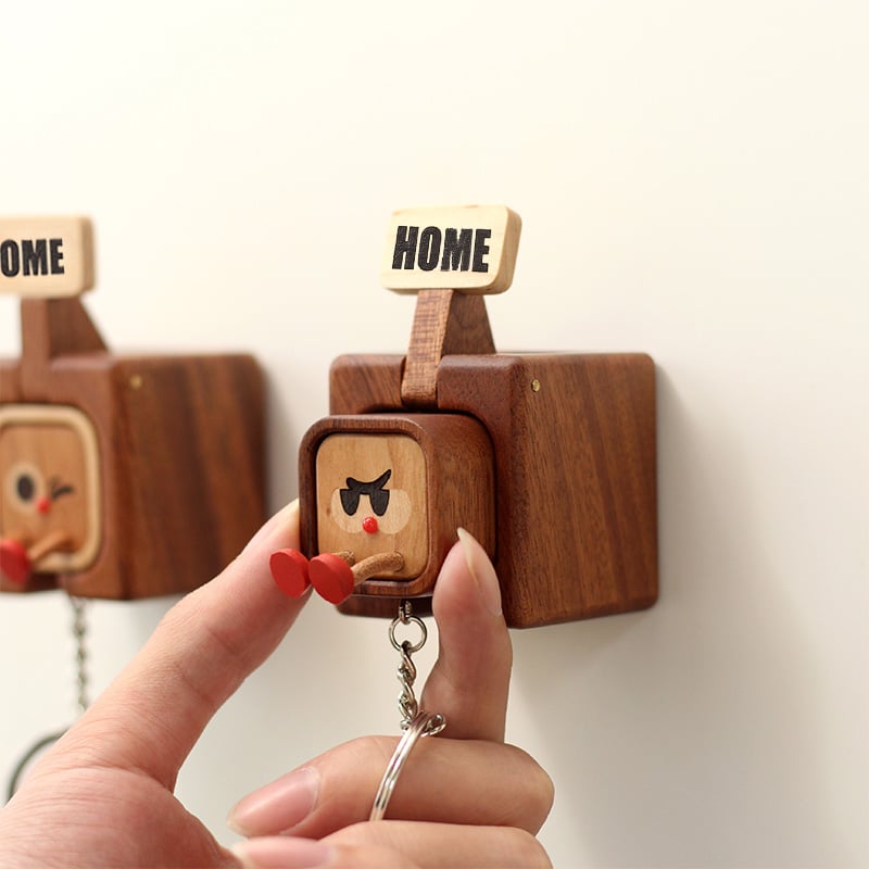 🔥Hot Selling：Creative Wooden Key Hooks with Funny Facial Expressions - Functional & Stylish Key